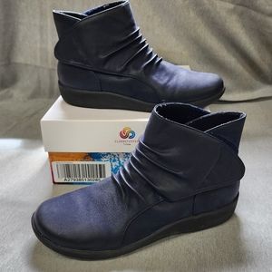 Clarks Cloudsteppers - Velcro Sides Ankle Boots - Navy - Women's Size 8.5